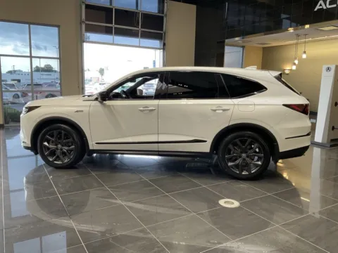More photos of 2022 Acura MDX w/A-Spec Package at Jay Wolfe Acura, MO
