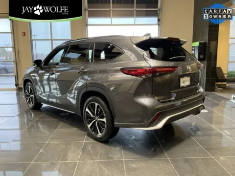 More photos of 2022 Toyota Highlander XSE at Jay Wolfe Acura, MO