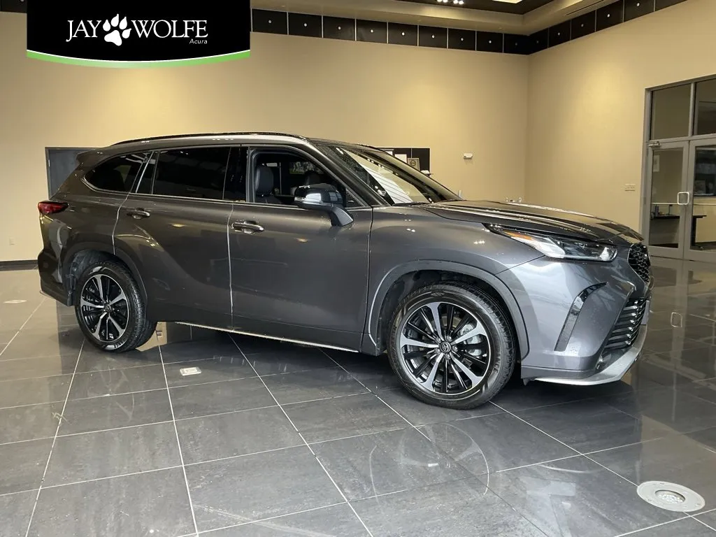 2022 Toyota Highlander XSE