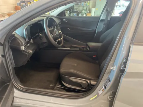 More photos of 2023 Hyundai Elantra SEL at Jay Wolfe Acura, MO