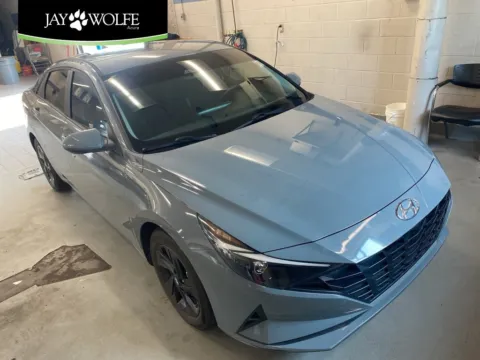 Gray 2023 Hyundai Elantra SEL for sale in Kansas City, MO