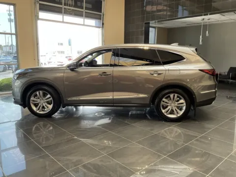 More photos of 2025 Acura MDX at Jay Wolfe Acura, MO