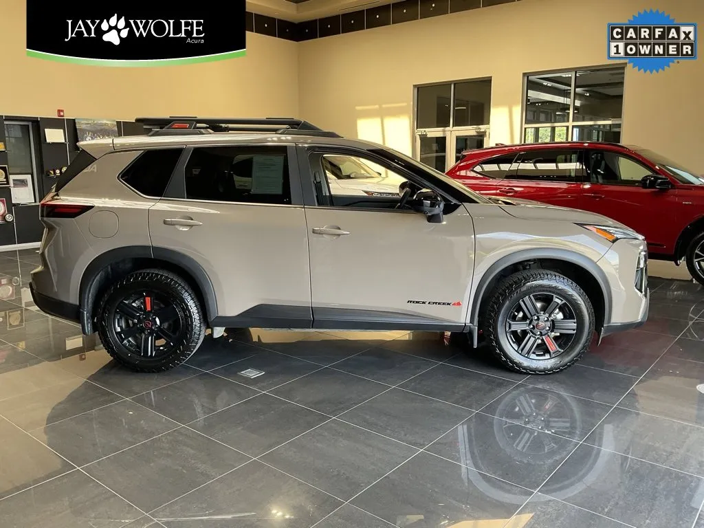 2025 Nissan Rogue photo 3