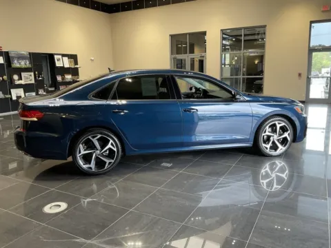 More photos of 2020 Volkswagen Passat 2.0T R-Line at Jay Wolfe Acura, MO