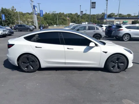 More photos of 2021 Tesla Model 3 Long Range at Jay Wolfe Acura, MO