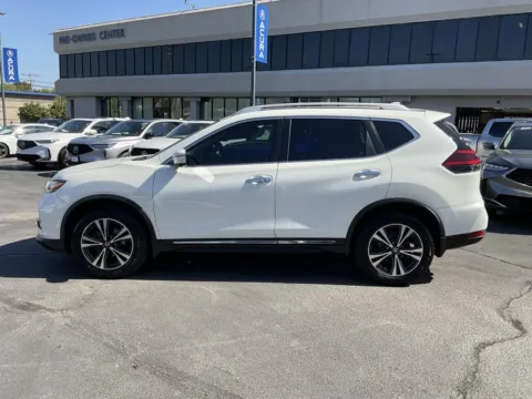 More photos of 2018 Nissan Rogue SL at Jay Wolfe Acura, MO