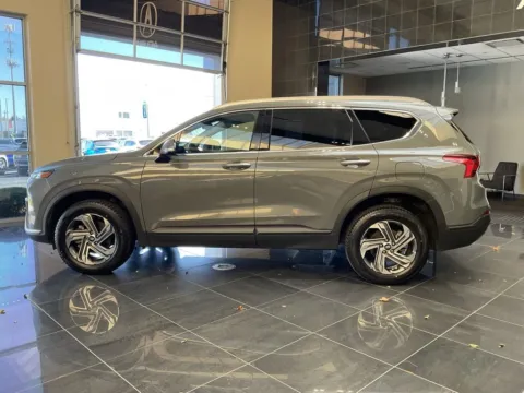 More photos of 2023 Hyundai Santa Fe SEL at Jay Wolfe Acura, MO
