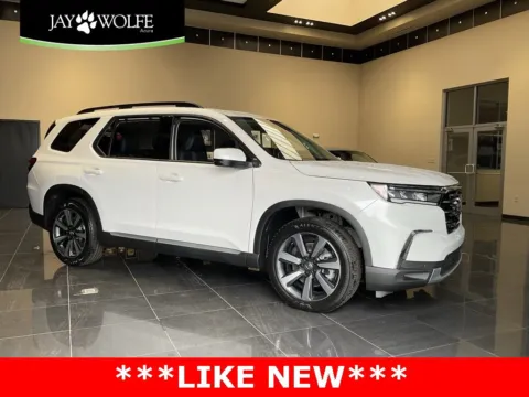 White 2025 Honda Pilot Touring for sale in Kansas City, MO