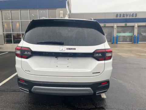 Another view of 2025 Honda Pilot Touring for sale in Kansas City, MO at Jay Wolfe Acura