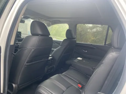 More photos of 2025 Honda Pilot Touring at Jay Wolfe Acura, MO