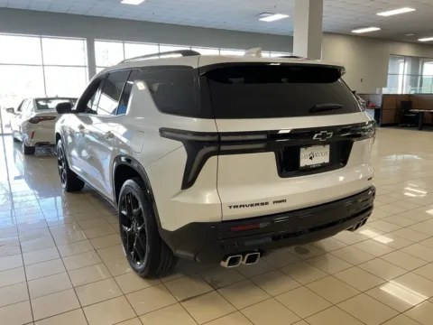 More photos of 2024 Chevrolet Traverse AWD RS at Acura of Overland Park, KS