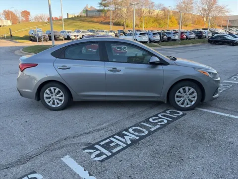 More photos of 2021 Hyundai Accent SE at Acura of Overland Park, KS