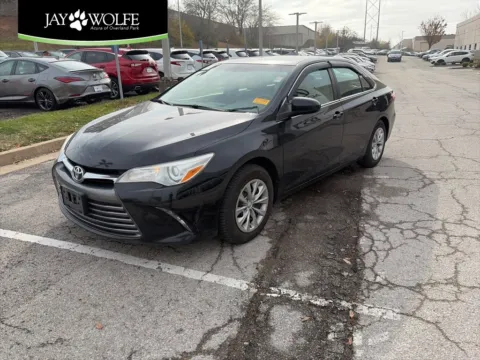 Black 2017 Toyota Camry LE for sale in Overland Park, KS