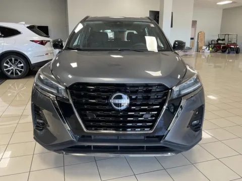 Photos of 2024 Nissan Kicks SR for sale in Overland Park, KS at Acura of Overland Park