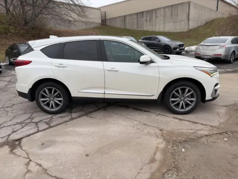 More photos of 2019 Acura RDX w/Technology Pkg at Acura of Overland Park, KS