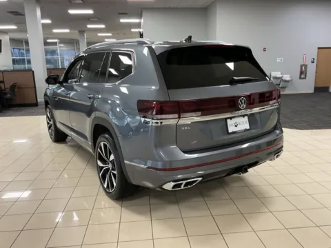 More photos of 2024 Volkswagen Atlas 2.0T SEL Premium R-Line at Acura of Overland Park, KS