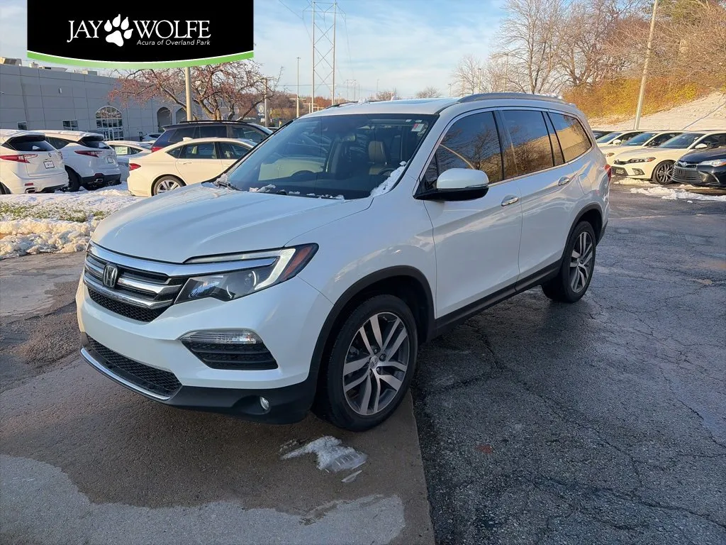 Used 2017 Honda Pilot Touring with VIN 5FNYF6H97HB015888 for sale in Kansas City