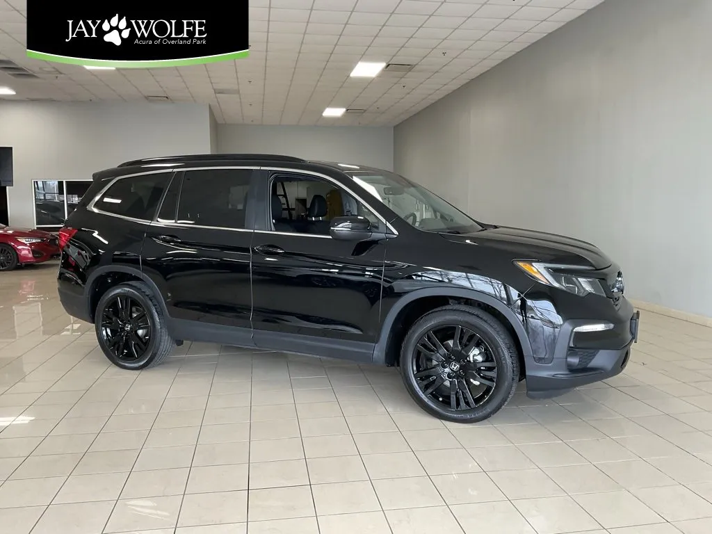 Used 2022 Honda Pilot SE with VIN 5FNYF6H2XNB097937 for sale in Kansas City