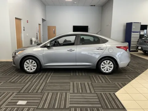 More photos of 2021 Hyundai Accent SE at Acura of Overland Park, KS