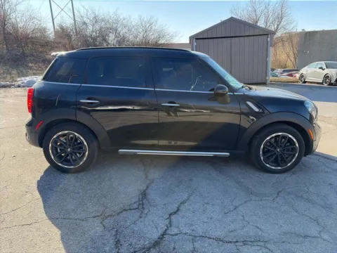 More photos of 2016 MINI Cooper Countryman S at Acura of Overland Park, KS