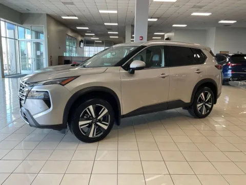 More photos of 2024 Nissan Rogue SL at Acura of Overland Park, KS