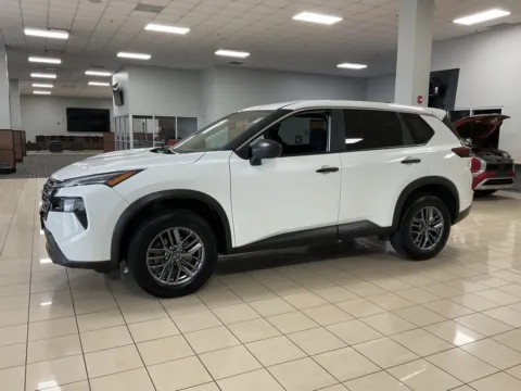 More photos of 2024 Nissan Rogue S at Acura of Overland Park, KS