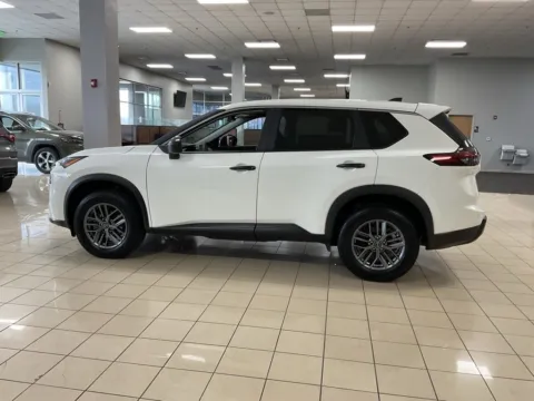 More photos of 2024 Nissan Rogue S at Acura of Overland Park, KS