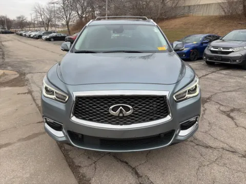 Photos of 2019 INFINITI QX60 LUXE for sale in Overland Park, KS at Acura of Overland Park