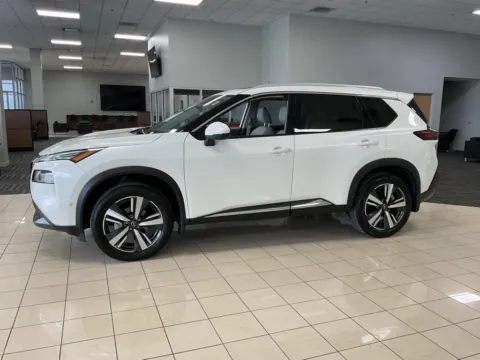 More photos of 2023 Nissan Rogue SL at Acura of Overland Park, KS