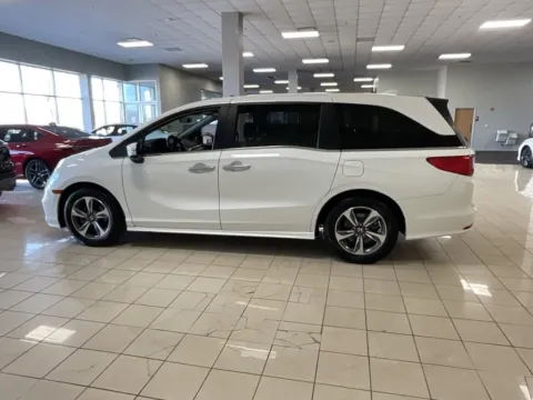 More photos of 2019 Honda Odyssey Touring at Acura of Overland Park, KS