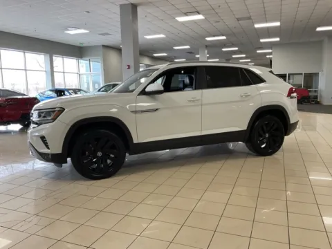 Another view of 2022 Volkswagen Atlas Cross Sport 3.6L V6 SE w/Technology for sale in Overland Park, KS at Acura of Overland Park