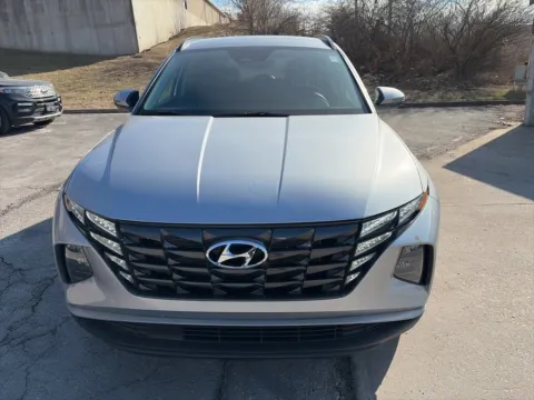 Photos of 2023 Hyundai Tucson SEL for sale in Overland Park, KS at Acura of Overland Park