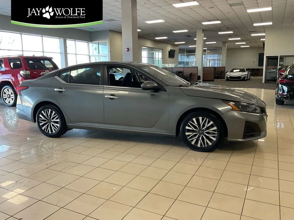 2023 Nissan Altima 2.5 SV for sale in Overland Park, KS