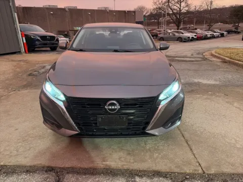 Photos of 2023 Nissan Altima 2.5 SV for sale in Overland Park, KS at Acura of Overland Park