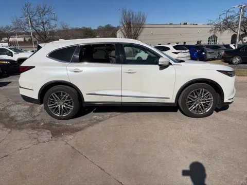 More photos of 2023 Acura MDX w/Advance Package at Acura of Overland Park, KS