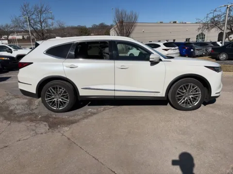 More photos of 2023 Acura MDX w/Advance Package at Acura of Overland Park, KS
