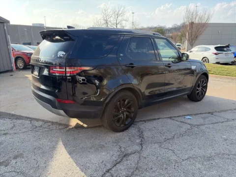 More photos of 2017 Land Rover Discovery HSE at Acura of Overland Park, KS