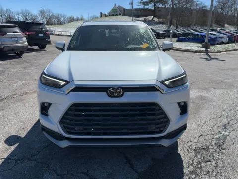 Photos of 2026 Toyota Grand Highlander Hybrid MAX Platinum for sale in Overland Park, KS at Acura of Overland Park