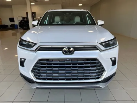 Photos of 2026 Toyota Grand Highlander Hybrid MAX Platinum for sale in Overland Park, KS at Acura of Overland Park