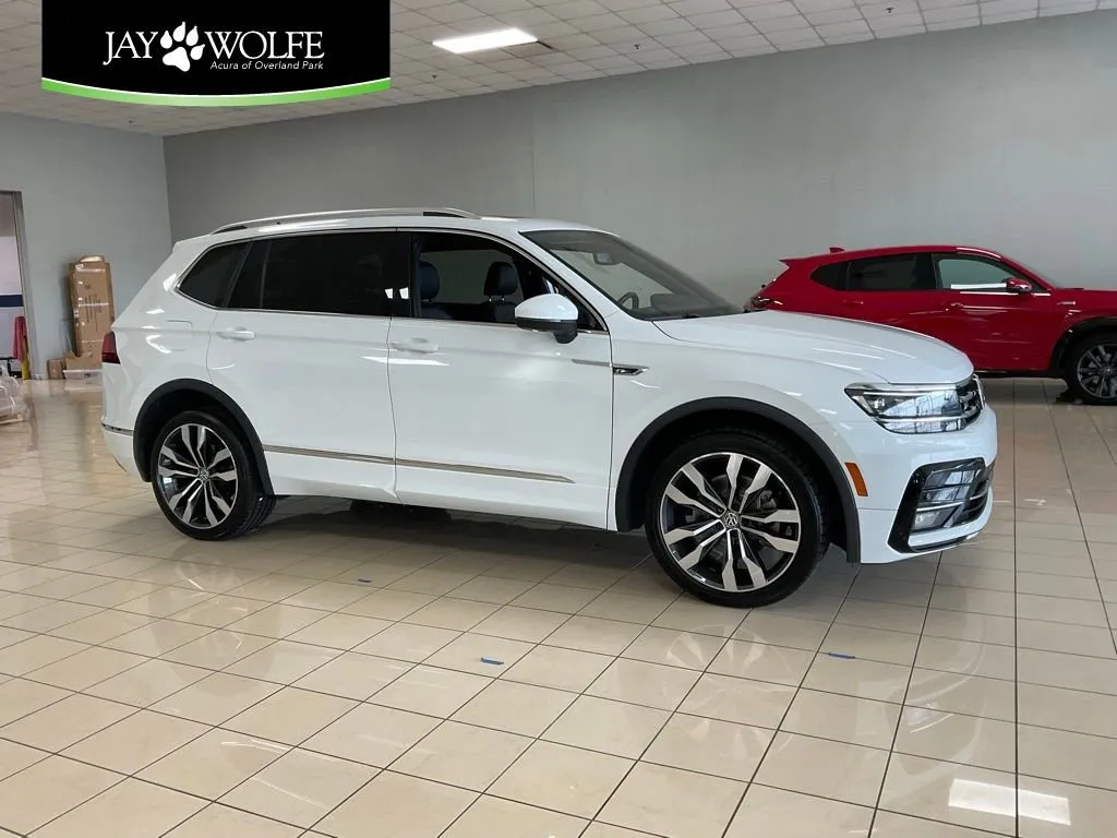 White 2021 Volkswagen Tiguan SEL Premium R-Line for sale in Overland Park, KS