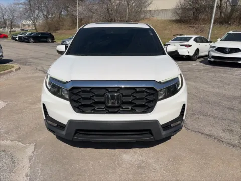 Photos of 2023 Honda Passport EX-L for sale in Overland Park, KS at Acura of Overland Park