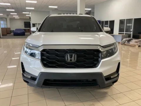 Photos of 2023 Honda Passport EX-L for sale in Overland Park, KS at Acura of Overland Park