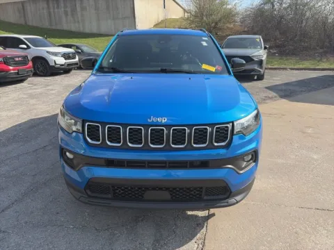 Photos of 2024 Jeep Compass Latitude for sale in Overland Park, KS at Acura of Overland Park