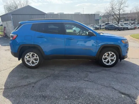 More photos of 2024 Jeep Compass Latitude at Acura of Overland Park, KS