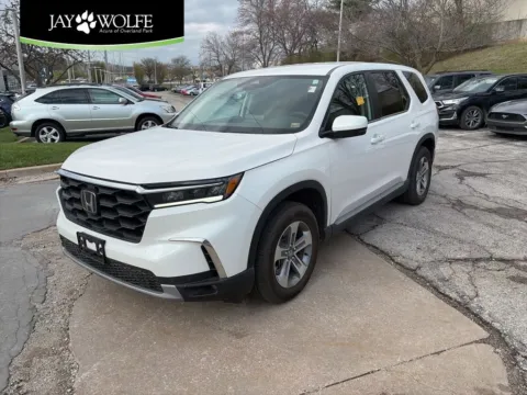 White 2025 Honda Pilot EX-L for sale in Overland Park, KS