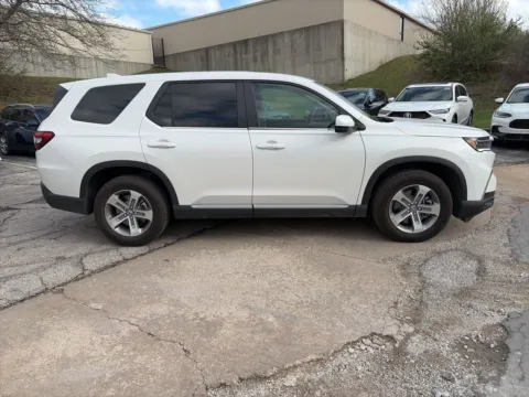 More photos of 2025 Honda Pilot EX-L at Acura of Overland Park, KS