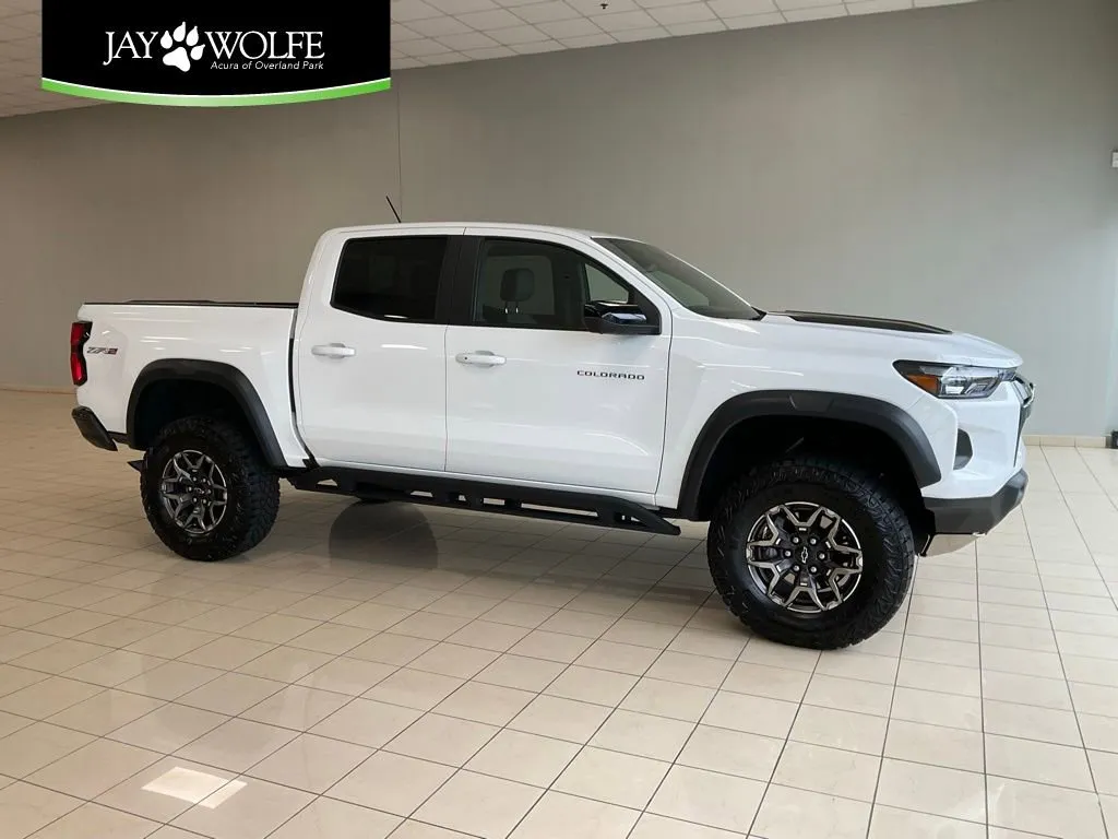 Used 2026 Chevrolet Colorado ZR2 with VIN 1GCPTFEK5T1158559 for sale in Kansas City