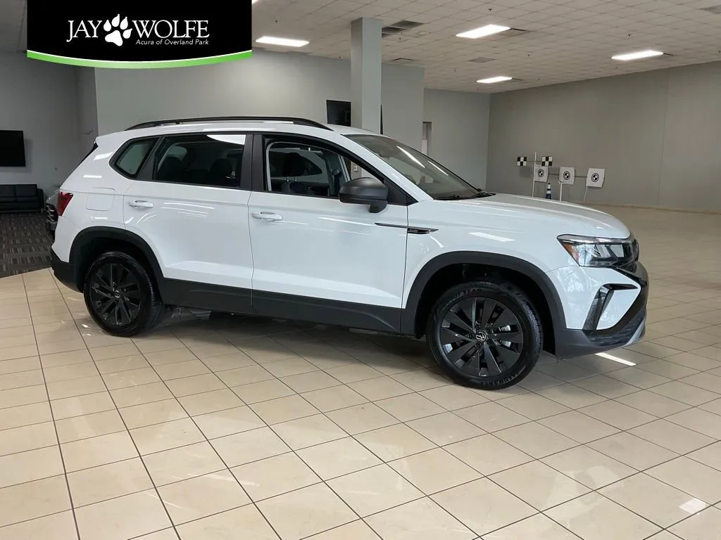 White 2023 Volkswagen Taos S for sale in Overland Park, KS