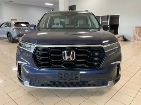 Photos of 2024 Honda Pilot Elite for sale in Overland Park, KS at Acura of Overland Park