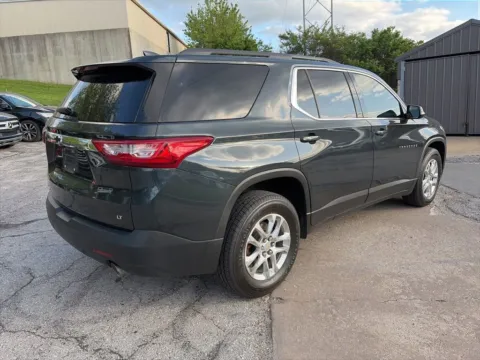 More photos of 2021 Chevrolet Traverse LT Cloth at Acura of Overland Park, KS